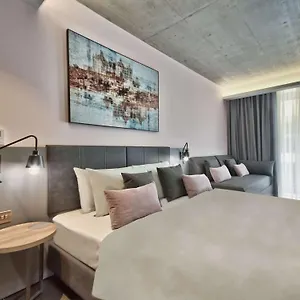 3* Hotel Number 11, Urban